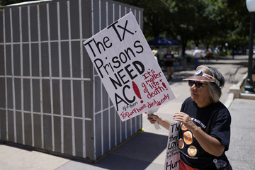 Lawsuit takes on extreme heat in Texas prisons